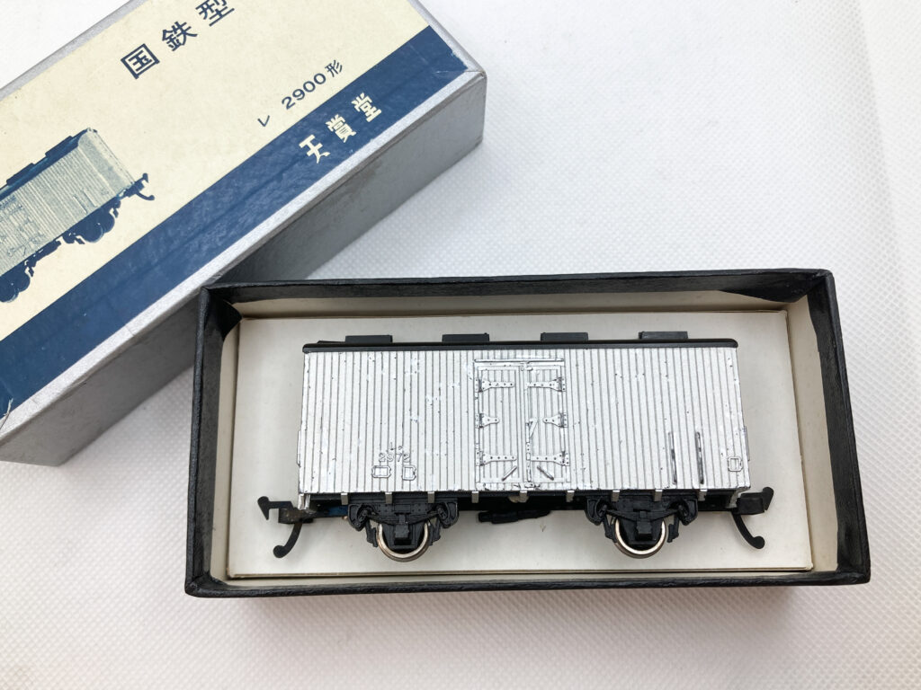APC_8412